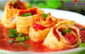 Cách làm trứng cuộn sốt cà đơn giản giàu dinh dưỡng