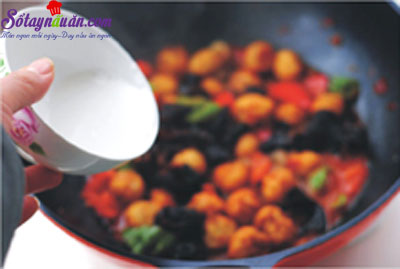 Cách làm trứng cút xào chua ngọt đưa cơm