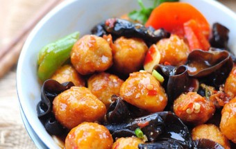 Cách làm trứng cút xào chua ngọt đưa cơm