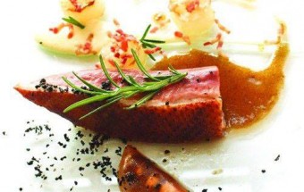 Cách làm ức vịt áp chảo kèm xốt nâu cực kì hấp dẫn