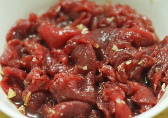 Cách làm xà lách trộn thịt bò thanh mát