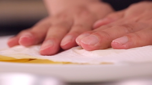 Cách làm xôi bọc trứng muối lạ miệng, đủ chất và ngon khó cưỡng