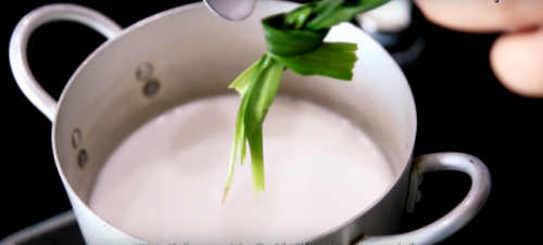 Cách làm xôi sầu riêng thơm nức mũi chỉ bằng nồi cơm điện