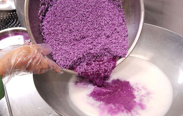 Cách làm xôi vị với ba màu rực rỡ dành cho bữa tiệc gia đình