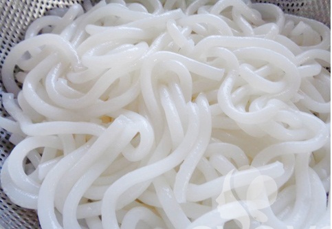 Cách nấu bánh canh giò heo chả cá