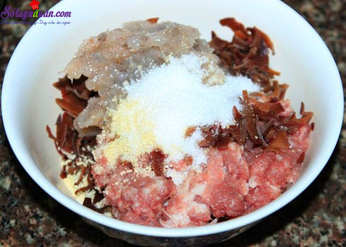 Cách nấu bông bí nhồi thịt chiên giòn