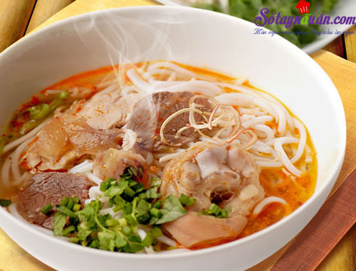 Cách nấu bún bò Huế ngon tại nhà