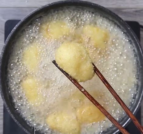 Cách nấu bún riêu cua truyền thống thơm ngon đậm đà mà không hề tốn thời gian