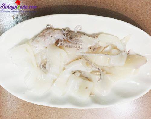 Cách nấu canh chua mực thanh mát bổ dưỡng ngày hè