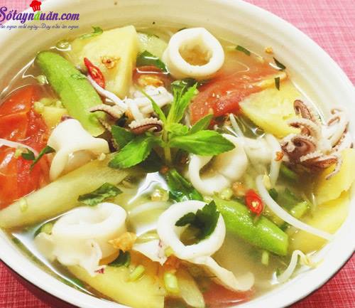 Cách nấu canh chua mực thanh mát bổ dưỡng ngày hè