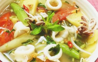 Cách nấu canh chua mực thanh mát bổ dưỡng ngày hè