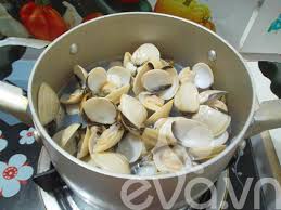 Cách nấu canh ngao mồng tơi ngọt, mát ngày nắng