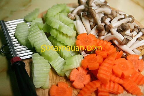 Cách nấu canh rau củ thịt nạc – món ăn ngọt mát cho ngày hè