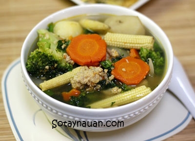 Cách nấu canh rau củ thịt nạc – món ăn ngọt mát cho ngày hè