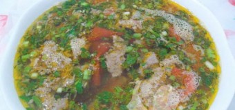 Cách nấu canh riêu cua mát mẻ dễ ăn ngày hè