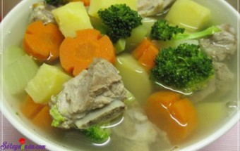 Cách nấu canh sườn hầm thập cẩm ngon tại nhà