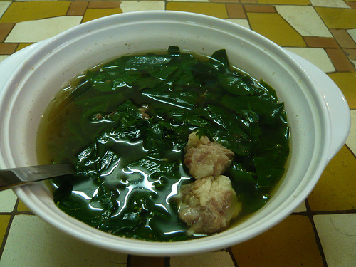 Cách nấu canh xương rau ngót ngon nhất miền Bắc