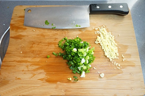 Cách nấu cháo sườn sụn mềm tan thơm ngon tại nhà