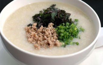 Cách nấu cháo thịt heo đậu hũ cho bé ăn dặm