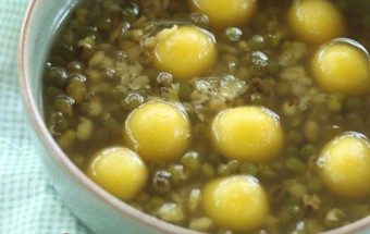 Cách nấu chè đậu xanh bí đỏ thanh mát ngày hè