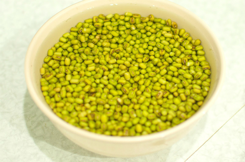 Cách nấu chè đậu xanh nguyên vỏ thơm ngon