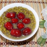 Cách nấu chè đậu xanh táo đỏ