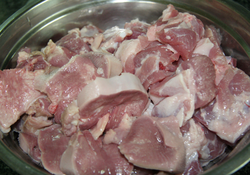 Cách nấu Lagu lưỡi heo bổ dưỡng ngày cuối tuần