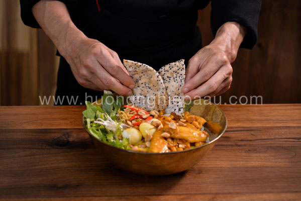 Cách nấu mì quảng gà ngon đậm đà hương vị