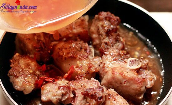 Cách nấu sườn chua ngọt ngon cơm