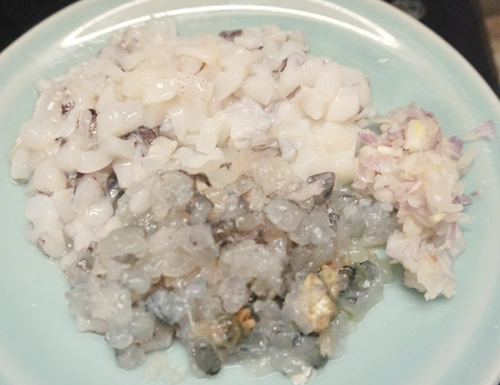 Cách nấu súp hải sản ngô non ngon miệng