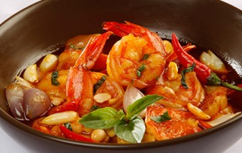 Cách nấu tôm kho húng quế