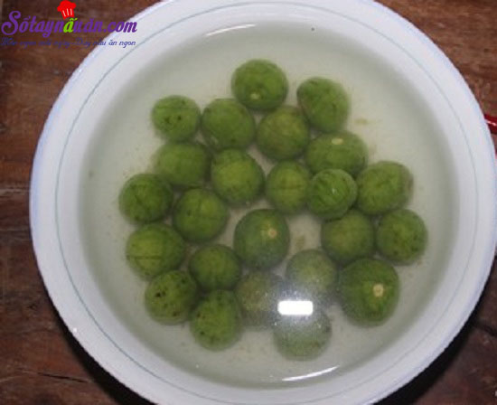 Cách ngâm sấu thơm mát không bị váng