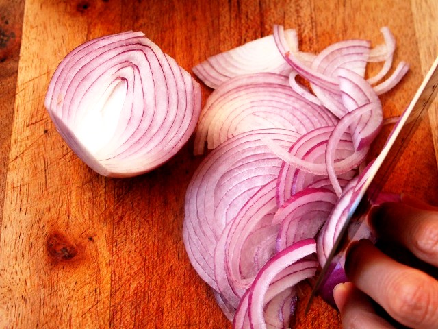 Cách ninh đỗ đen siêu nhừ chỉ trong vài phút