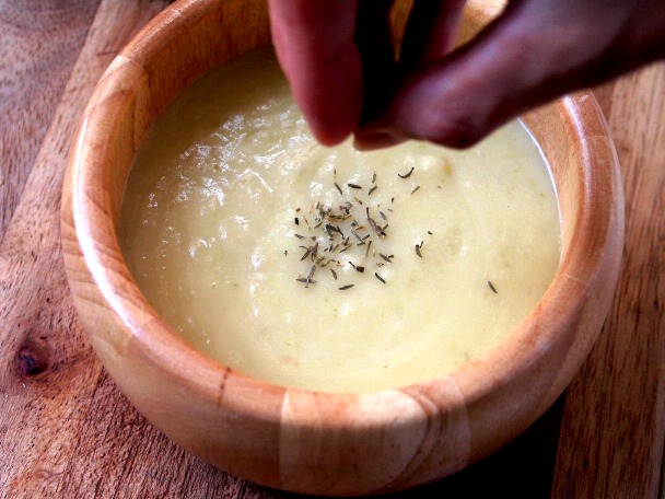 Cách ninh đỗ đen siêu nhừ chỉ trong vài phút