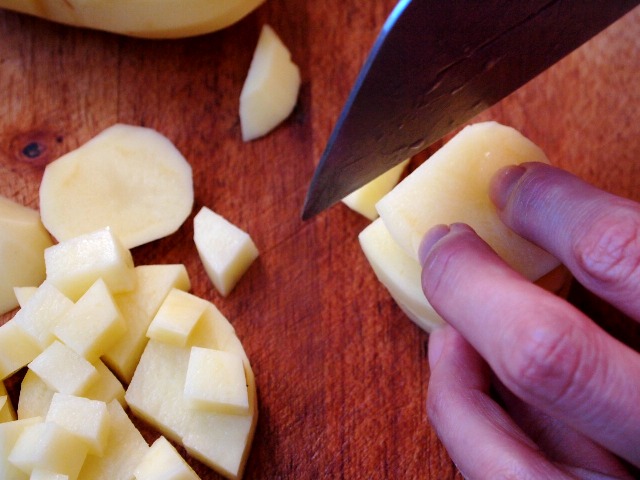 Cách ninh đỗ đen siêu nhừ chỉ trong vài phút