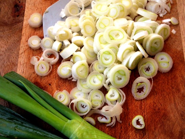 Cách ninh đỗ đen siêu nhừ chỉ trong vài phút