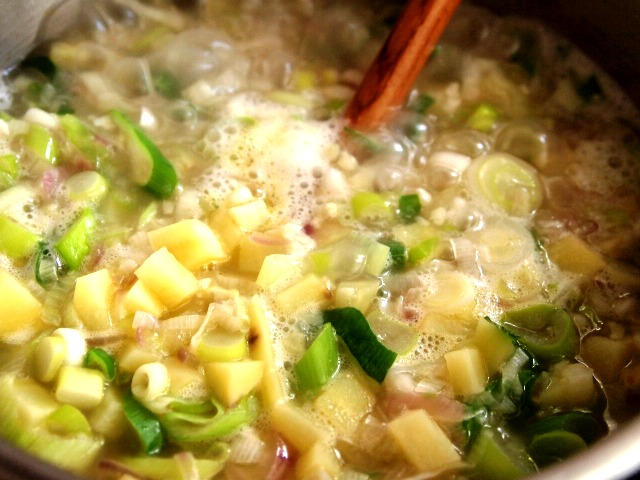 Cách ninh đỗ đen siêu nhừ chỉ trong vài phút