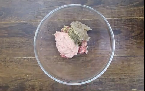 Cách pha cà phê trứng thơm ngon chỉ trong nháy mắt