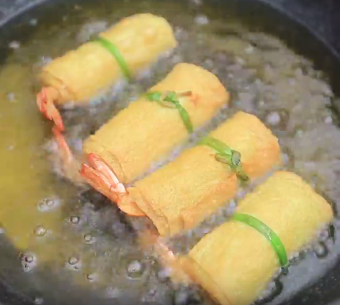 Cách pha cà phê trứng thơm ngon chỉ trong nháy mắt