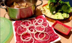 Cách trồng giá đỗ mập ú, ít rễ bằng chai nhựa