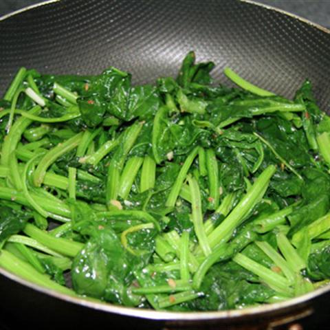 Cách làm cải bó xôi xào dầu hào