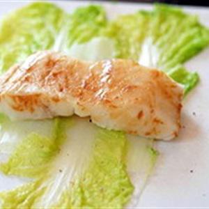 Cách làm cải thảo cuộn cá