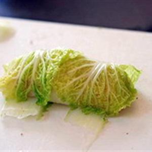 Cách làm cải thảo cuộn cá