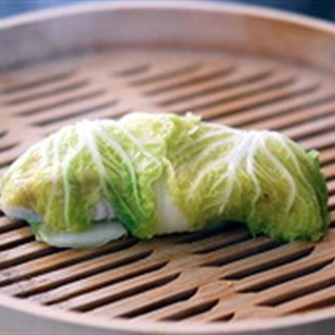 Cách làm cải thảo cuộn cá