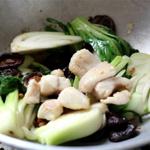 Cách làm cải thìa xào cá