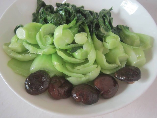 Cải thìa xào nấm