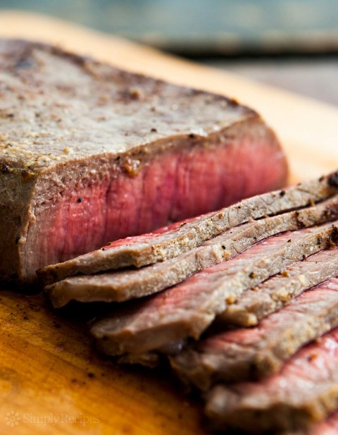 Càng cua đá hấp nhiều canxi cho con