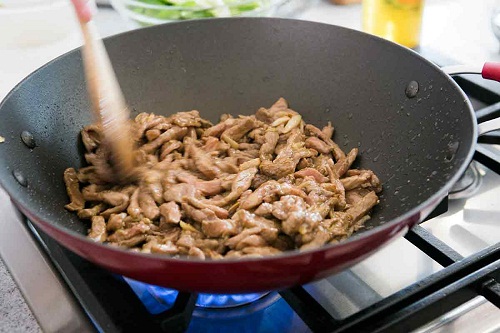 Căng thẳng đến mấy cũng tiêu tan hết chỉ nhờ nước đường hoa hồng