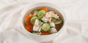 Canh ba rọi cuộn nấm