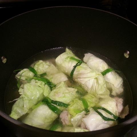 Cách làm canh bắp cải cuộn thịt bằm